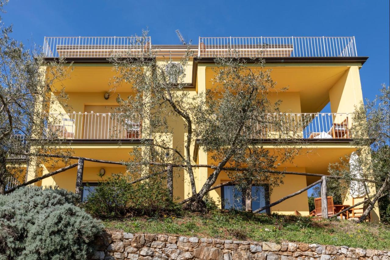 Holiday Prato Verde Chiatri Exterior foto